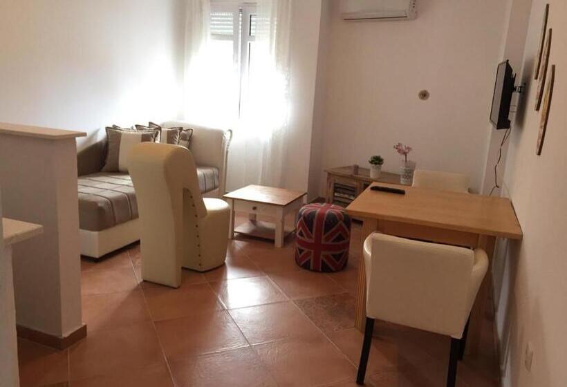 Habitación Estándar con Balcón, Casa Selimi