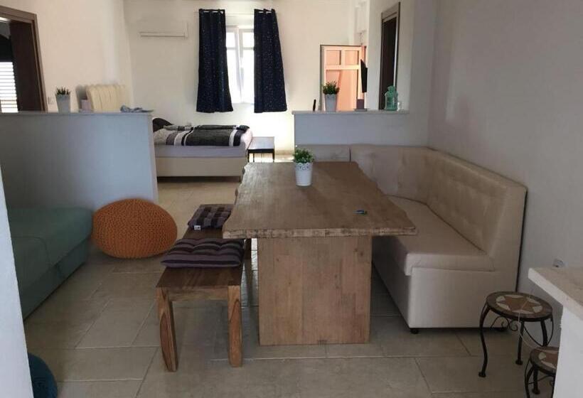 Apartamento 2 Dormitorios, Casa Selimi