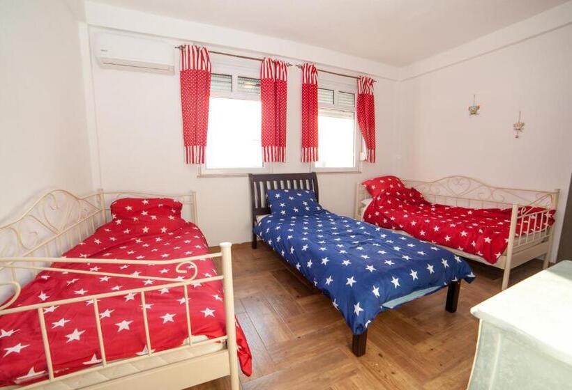 Apartamento 2 Dormitorios, Casa Selimi