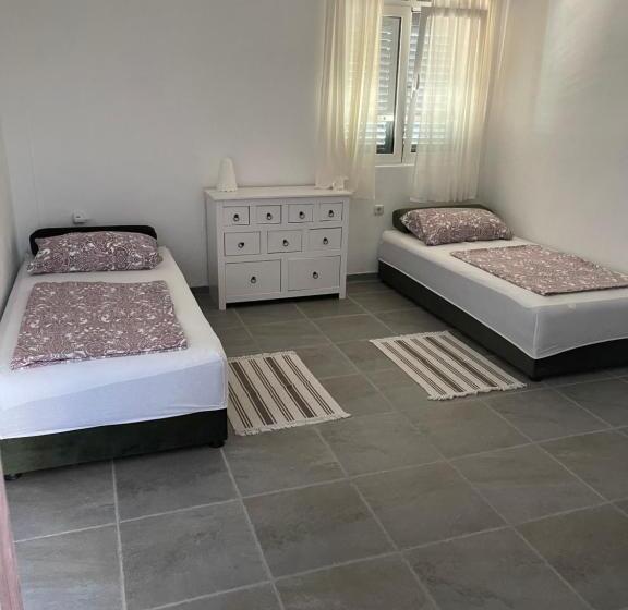 Suite 2 Dormitorios, Casa Selimi