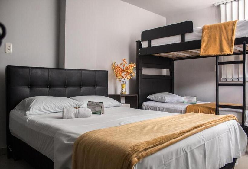 اتاق استاندارد سه نفره, Escorial Ibague