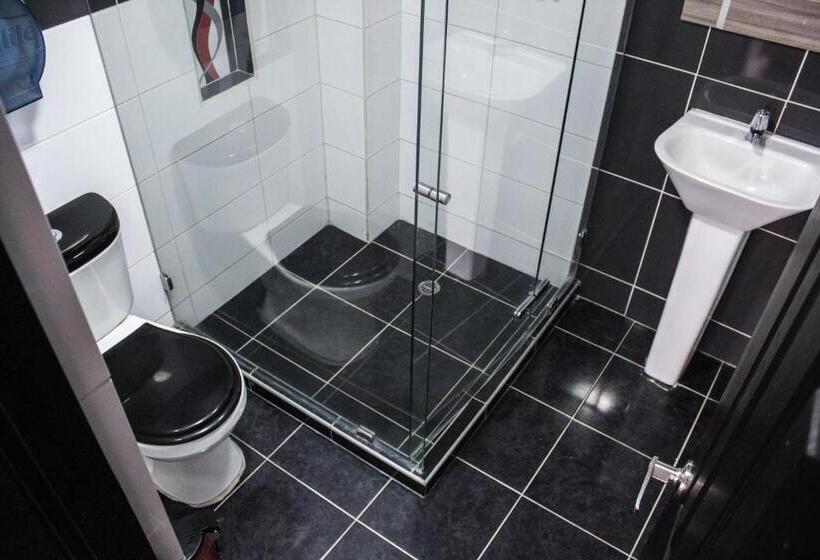 اتاق استاندارد سه نفره, Escorial Ibague