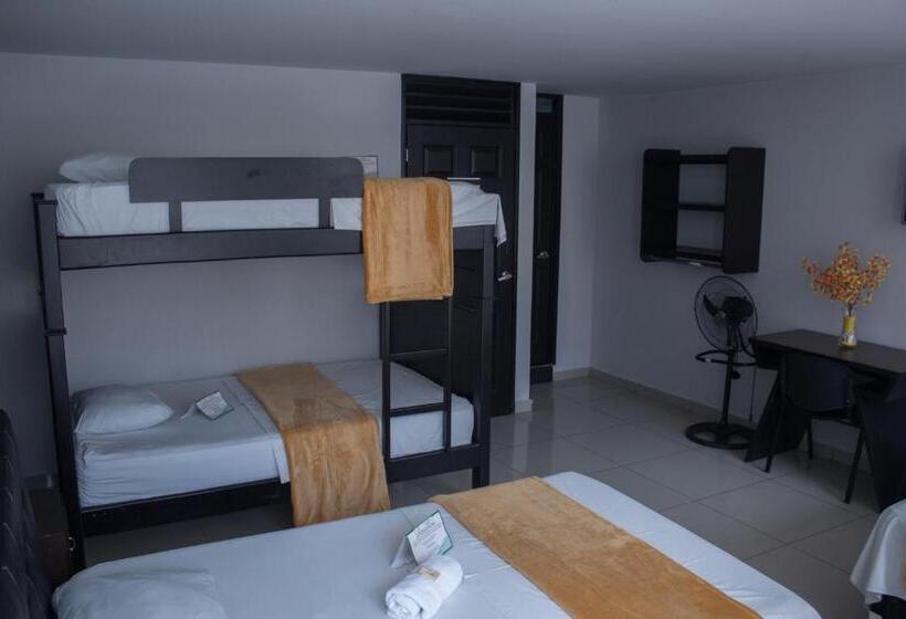 اتاق استاندارد چهار تخته, Escorial Ibague