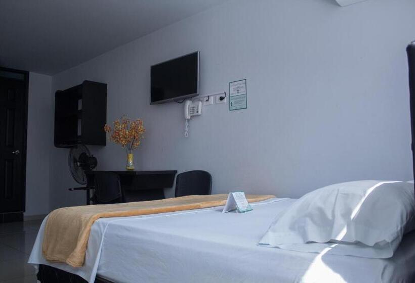 اتاق استاندارد چهار تخته, Escorial Ibague