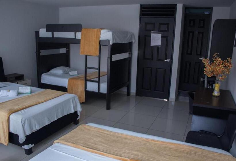 4인용 스탠다드 룸, Escorial Ibague