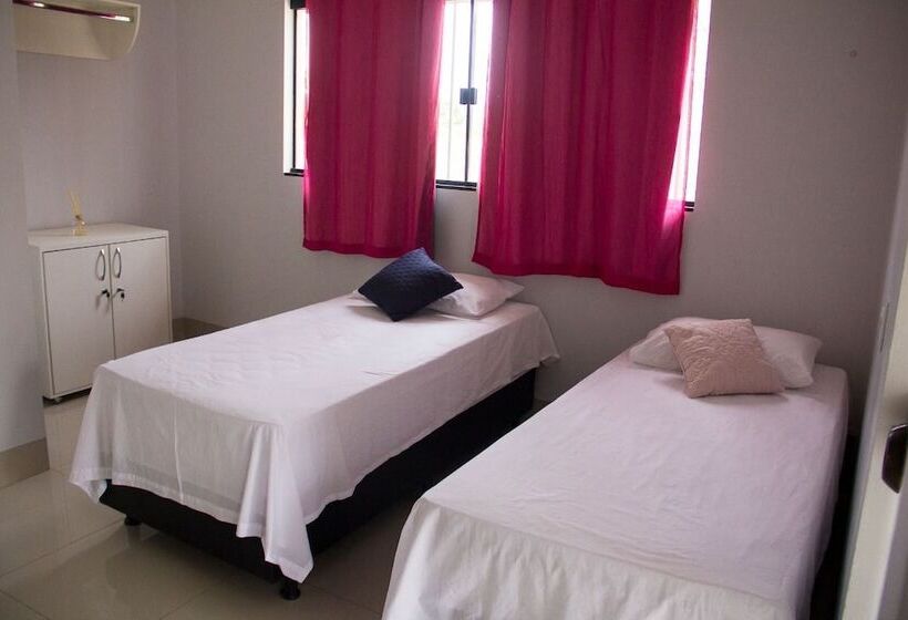 Seng i Delt Værelse, Palmas Hostel