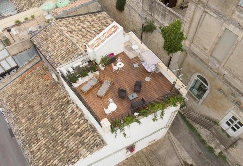 اتاق استاندارد با وان آب گرم, Reusuite