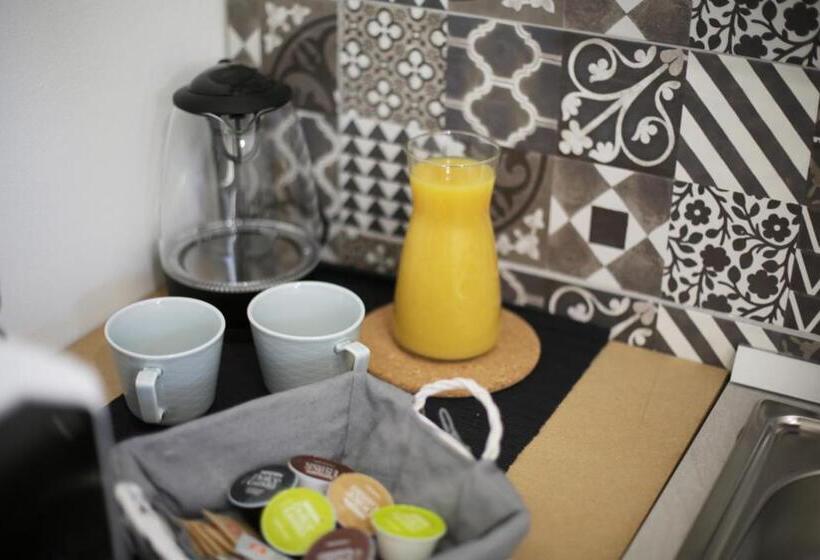 اتاق استاندارد با وان آب گرم, Reusuite