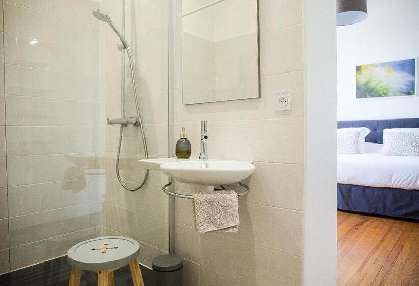 غرفة قياسية, Au Coeur Des Eléments