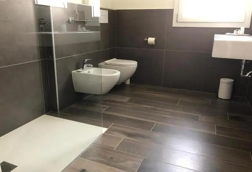 اتاق لوکس, B&b Alma Garda Lake