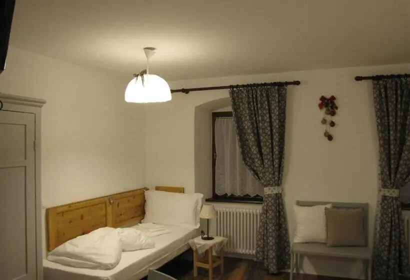 اتاق راحتی سه تخته, La Molinela B&b
