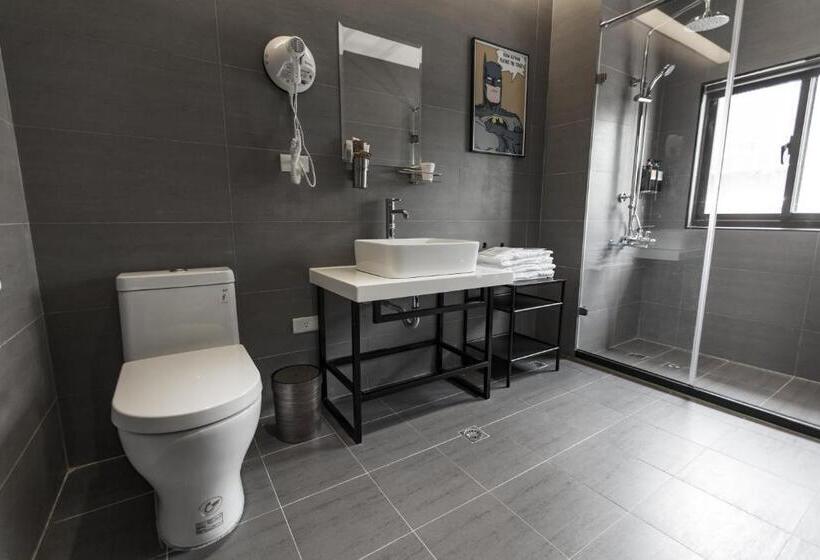 اتاق استاندارد چهار تخته, Tag Inn