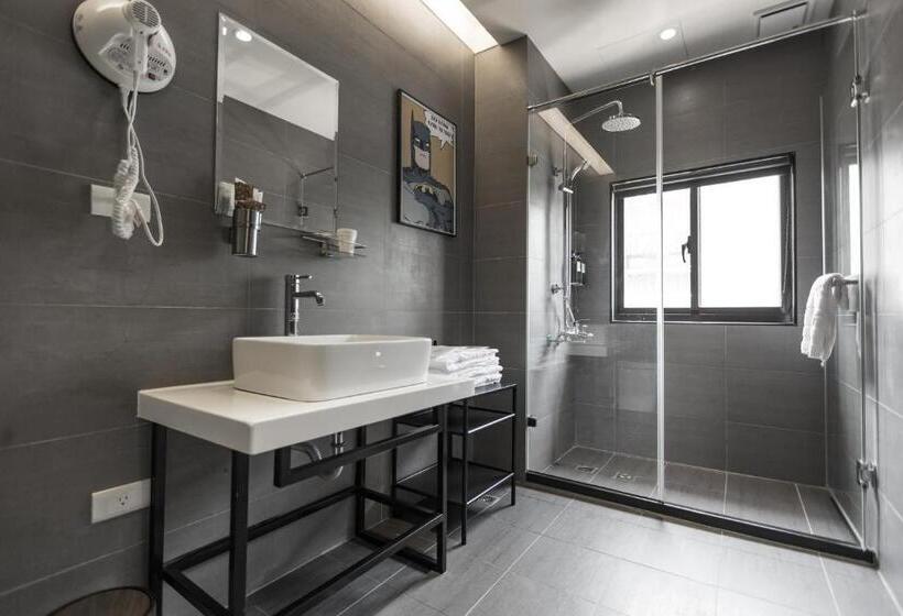 اتاق استاندارد چهار تخته, Tag Inn