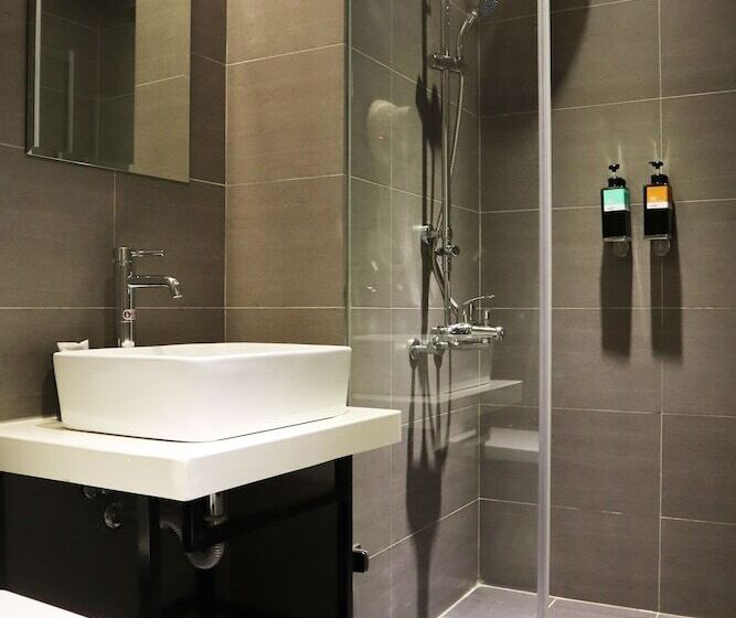 اتاق استاندارد, Tag Inn