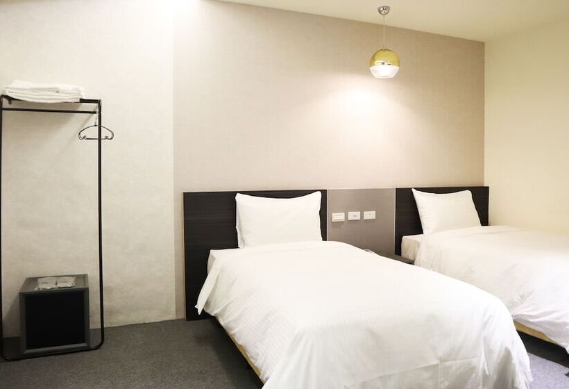 اتاق استاندارد, Tag Inn