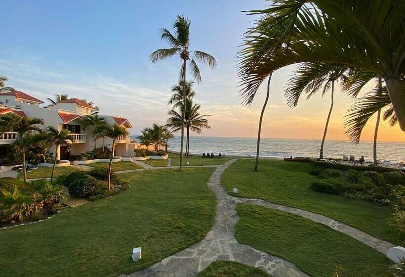 Дом 2 Спальни, Cabarete Beachfront Condos At Nanny Estate C 5