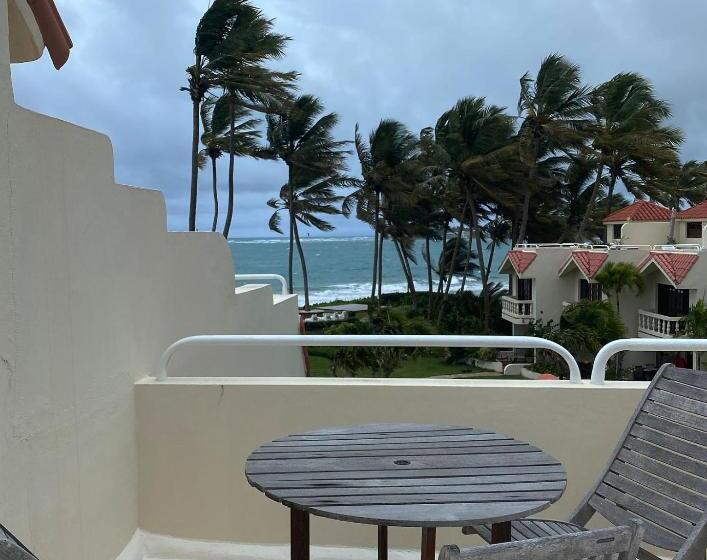 Дом 2 Спальни, Cabarete Beachfront Condos At Nanny Estate C 5