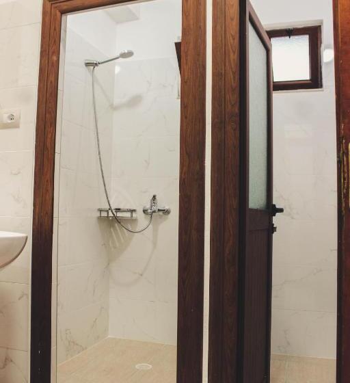 اتاق استاندارد با سرویس بهداشتی مشترک, Friends' Guesthouse & Hostel