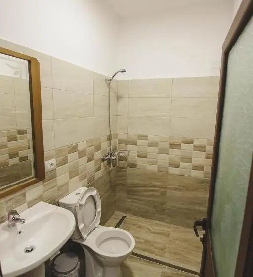 اتاق استاندارد چهار تخته, Friends' Guesthouse & Hostel
