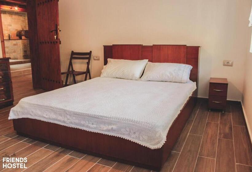 اتاق استاندارد سه نفره, Friends' Guesthouse & Hostel