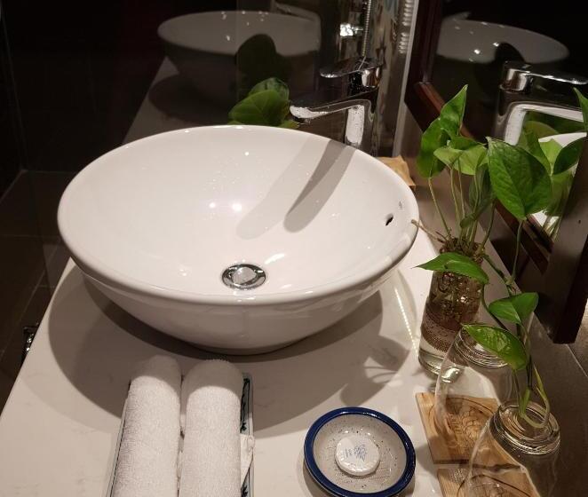 اتاق سوپریور با تخت بزرگ, Santori Hotel Da Nang Bay