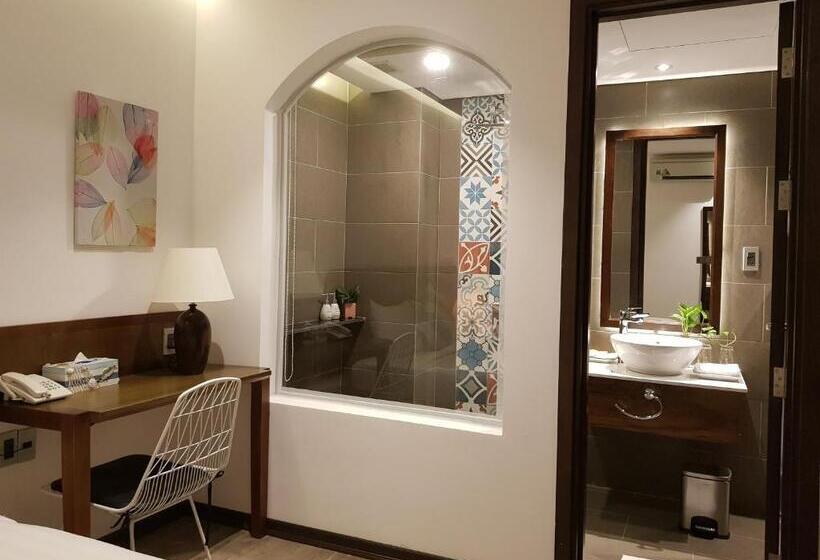 اتاق سوپریور با تخت بزرگ, Santori Hotel Da Nang Bay