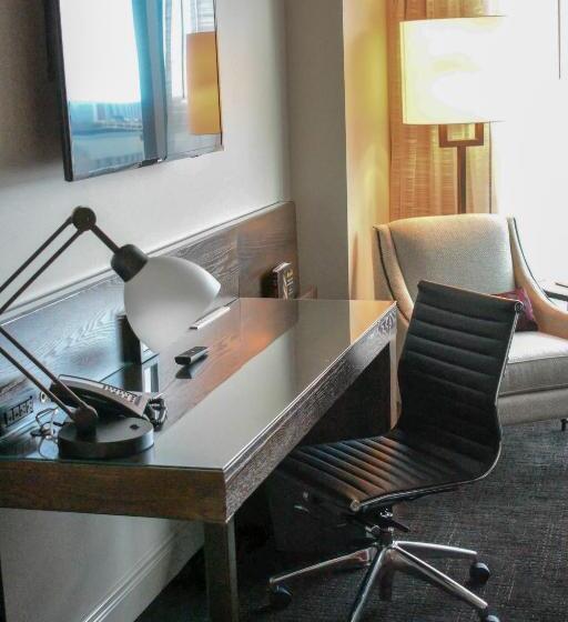 Quarto Deluxe Cama King, Texas A&m Hotel And Conference Center