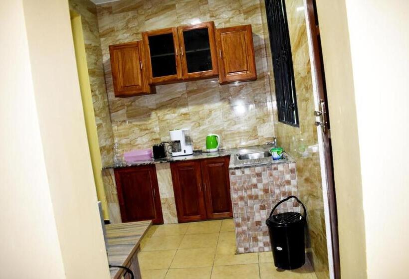 اتاق لوکس خانوادگی, Chibuba Airport Accommodation