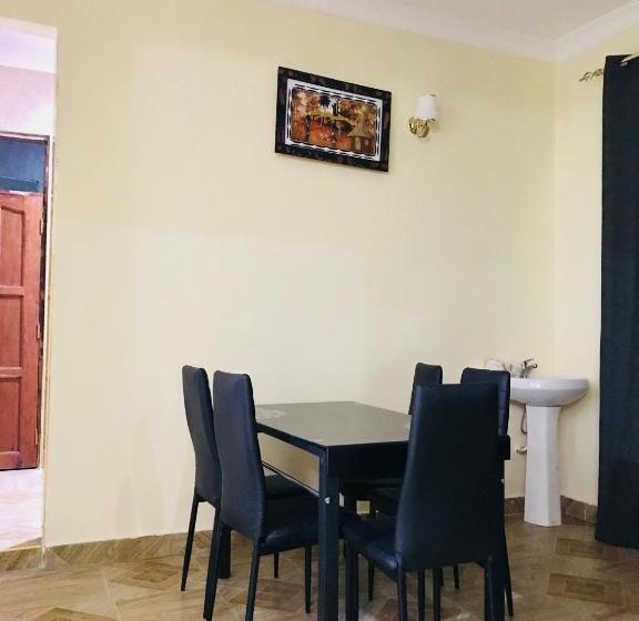 بنگله خانوادگی, Chibuba Airport Accommodation