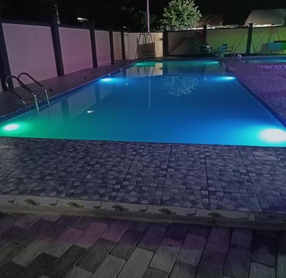 اتاق لوکس خانوادگی, Chibuba Airport Accommodation