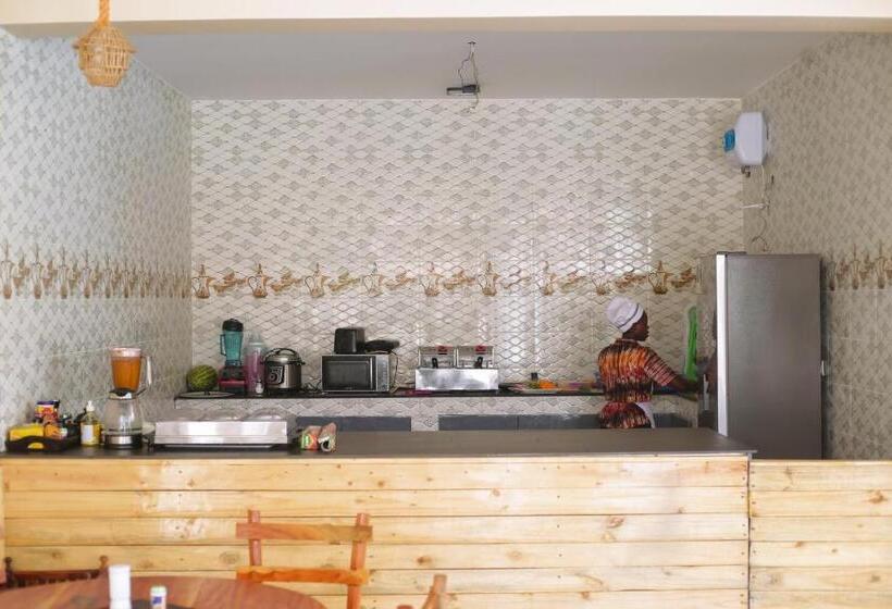 سوییت خانوادگی, Chibuba Airport Accommodation