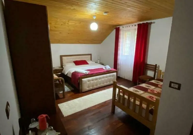 スタンダードトリプルルーム, Guesthouse Mehmeti