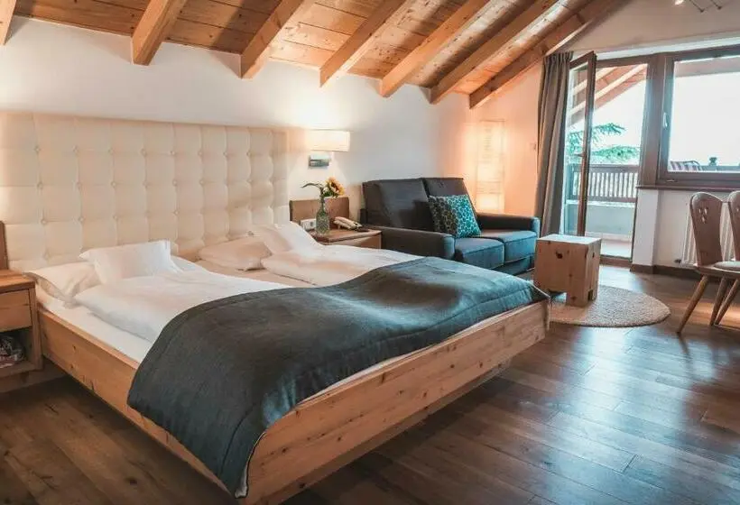 Superior-huone Parveke, Small Hotel Sonne