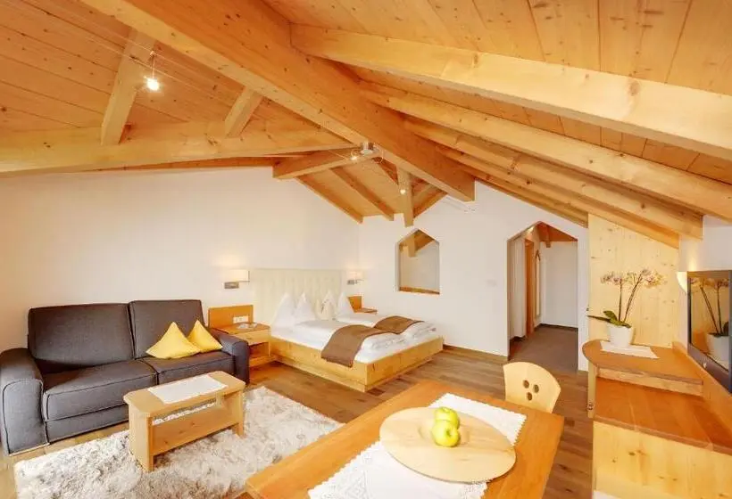 Superior-huone Parveke, Small Hotel Sonne