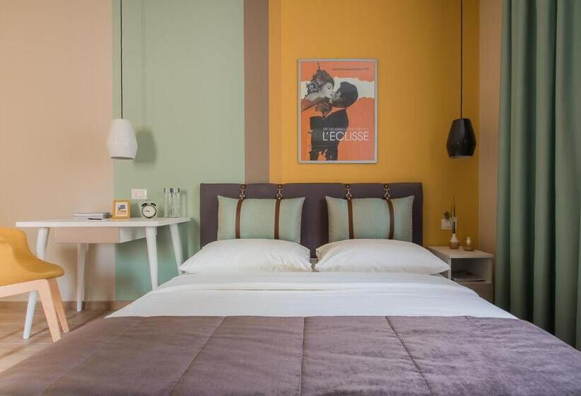 اتاق استاندارد, I Registi