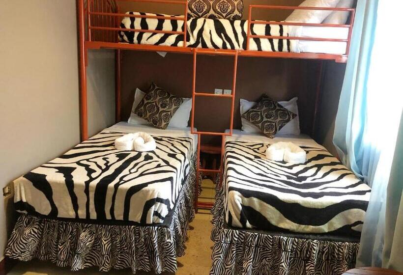 اتاق لوکس, Savannah House