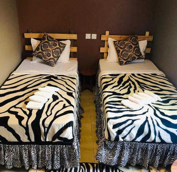 اتاق لوکس, Savannah House