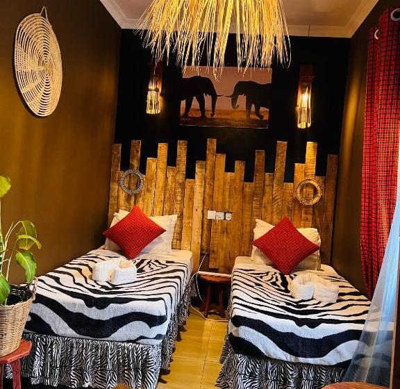 اتاق لوکس, Savannah House