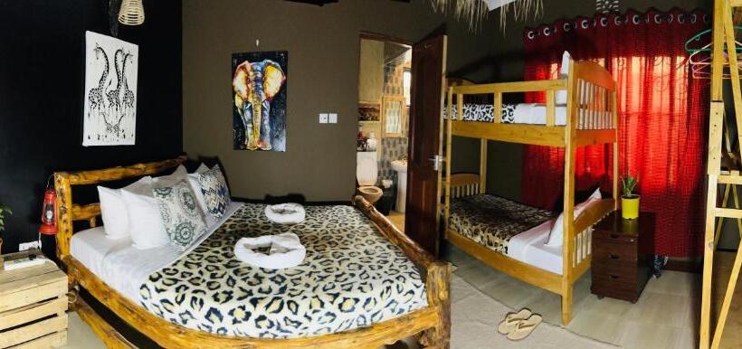 اتاق خانوادگی, Savannah House