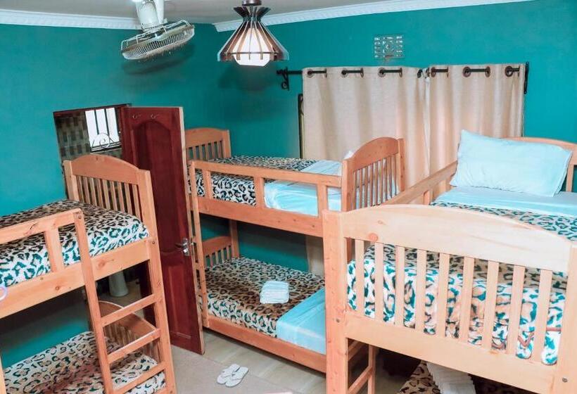 اتاق خانوادگی, Savannah House