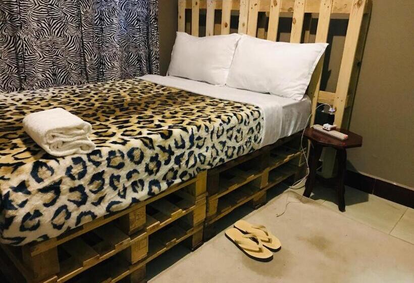 اتاق استاندارد, Savannah House