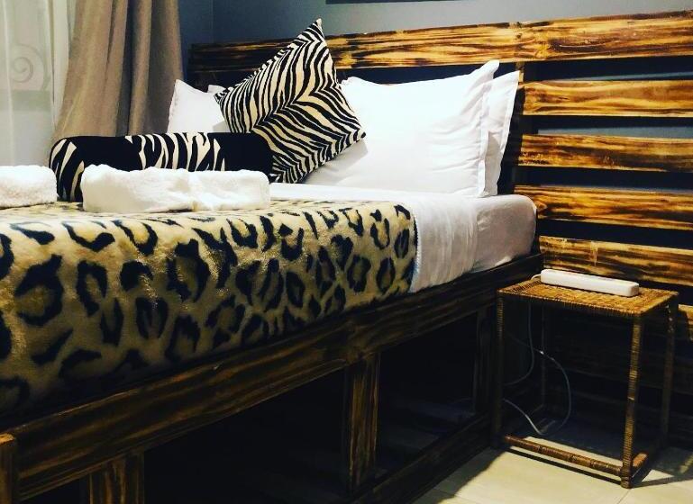 اتاق استاندارد, Savannah House