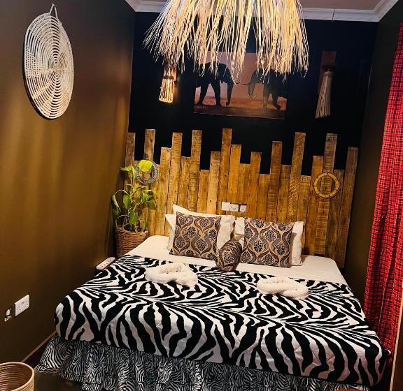 اتاق لوکس, Savannah House