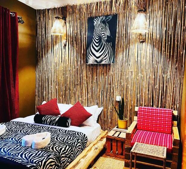 اتاق لوکس, Savannah House