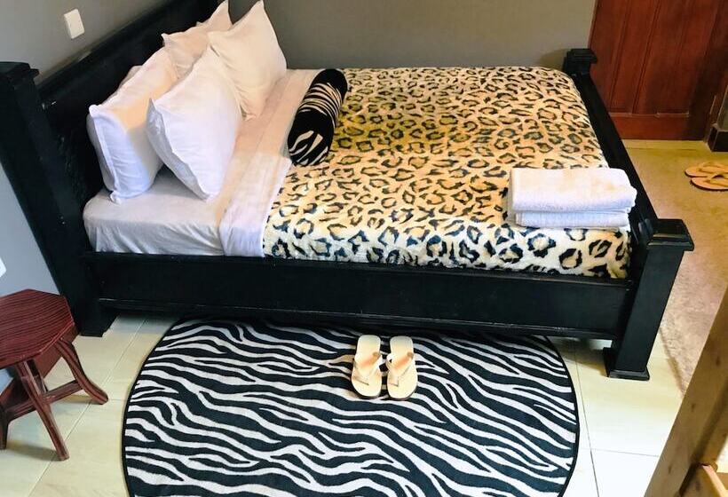 اتاق خانوادگی, Savannah House