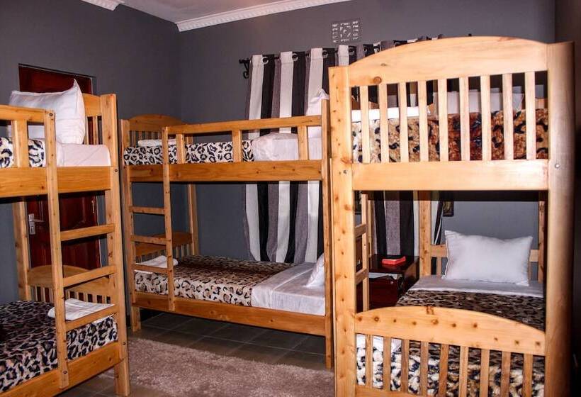 اتاق خانوادگی, Savannah House