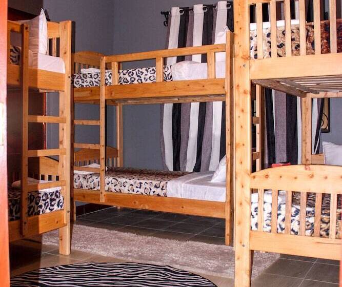 اتاق خانوادگی, Savannah House