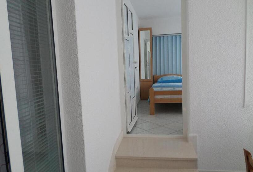 침실 2개 아파트, Apartmani Liberan Neum