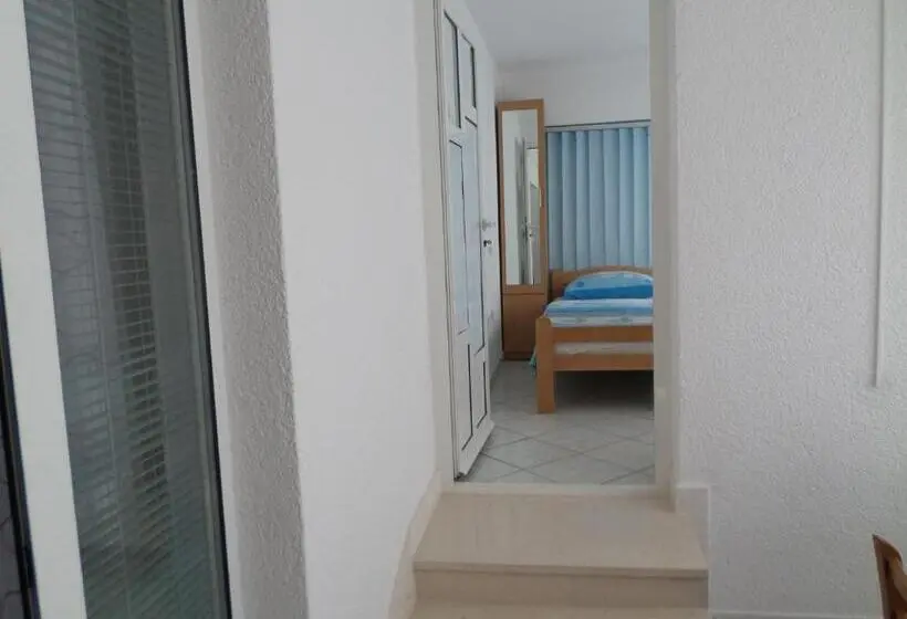 آپارتمان 2 خوابه, Apartmani Liberan Neum