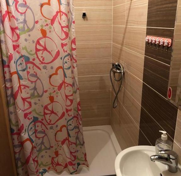 침실 1개 아파트, Apartmani Liberan Neum